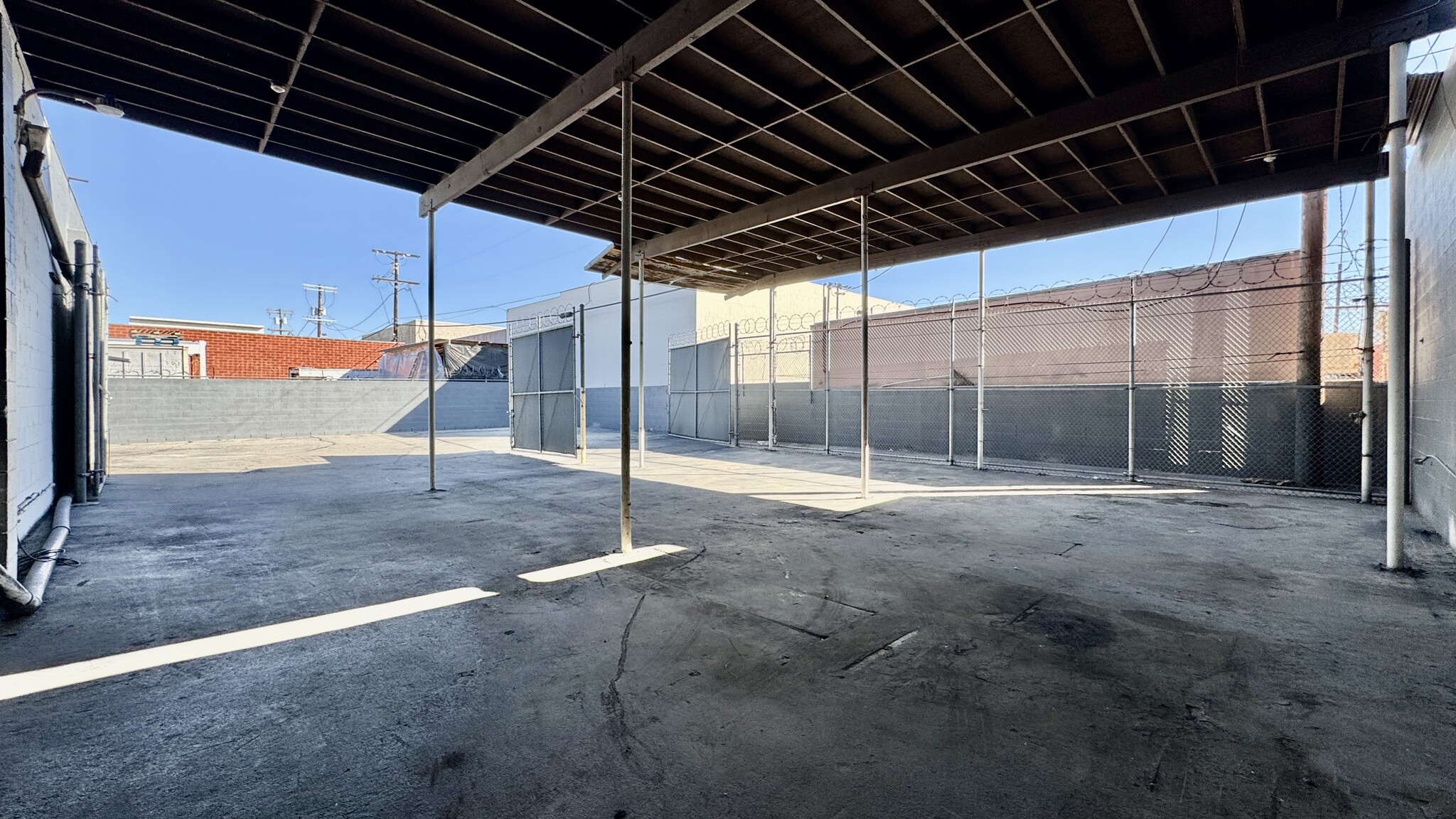 7356 Greenbush Ave, North Hollywood, CA for Sale