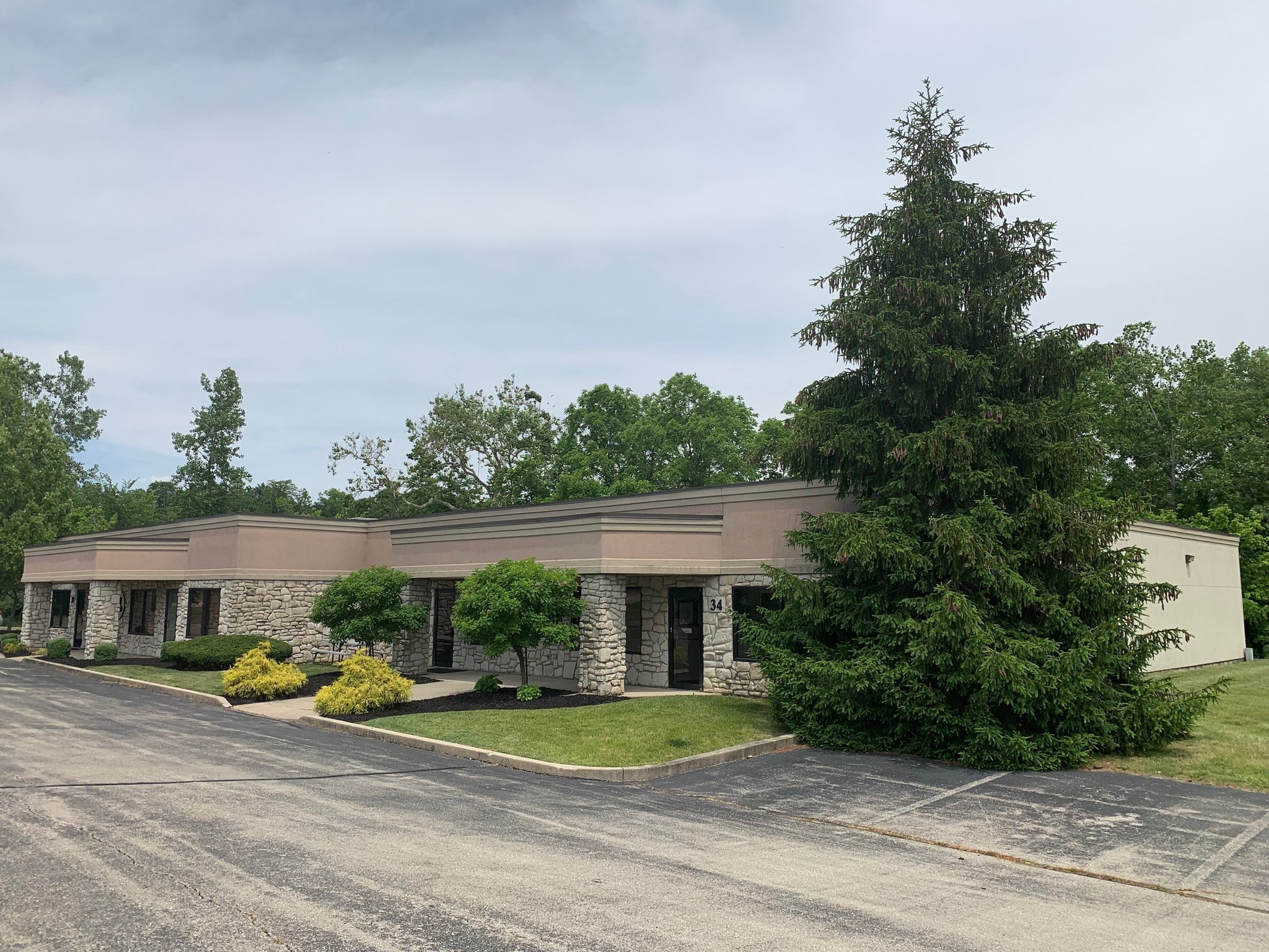 34-38 N Pioneer Blvd, Springboro, OH for Sale