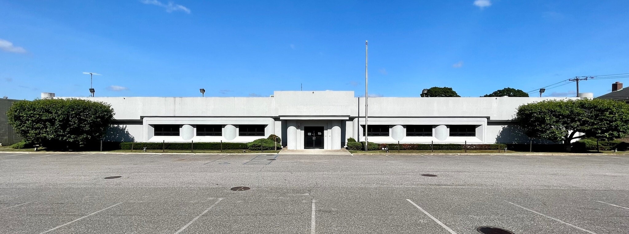 1560 Fifth Ave, Bay Shore, NY for Sale