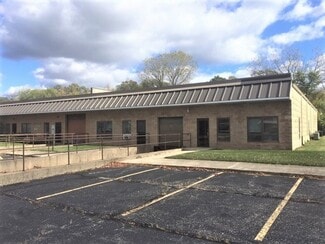 Crystal Lake, IL Warehouse - 455-457 S Dartmoor Dr, Crystal Lk