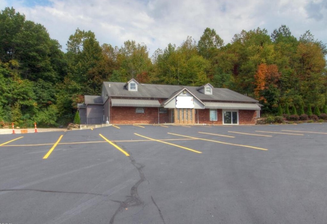 3404 New Castle Rd, Lowellville, OH for Sale