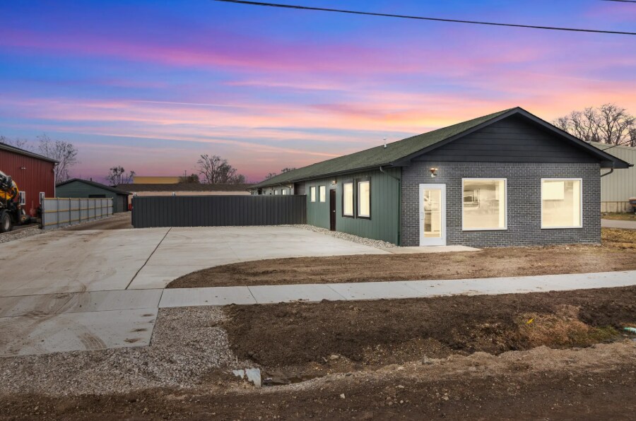 2627 Williams Dr, Waterford, MI for Rent