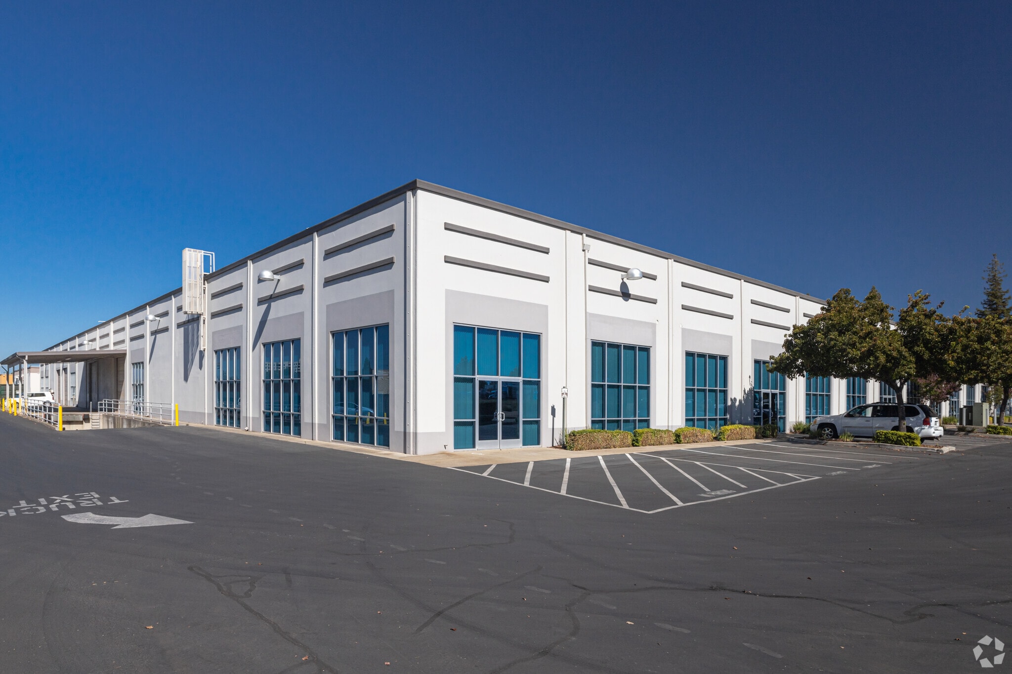 11135 Trade Center Dr Rancho Cordova, CA 95670 Flex Property for