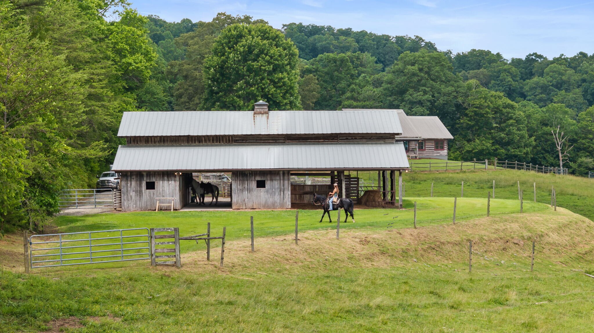 102 Cross Creek Ln, Warne, NC for Sale