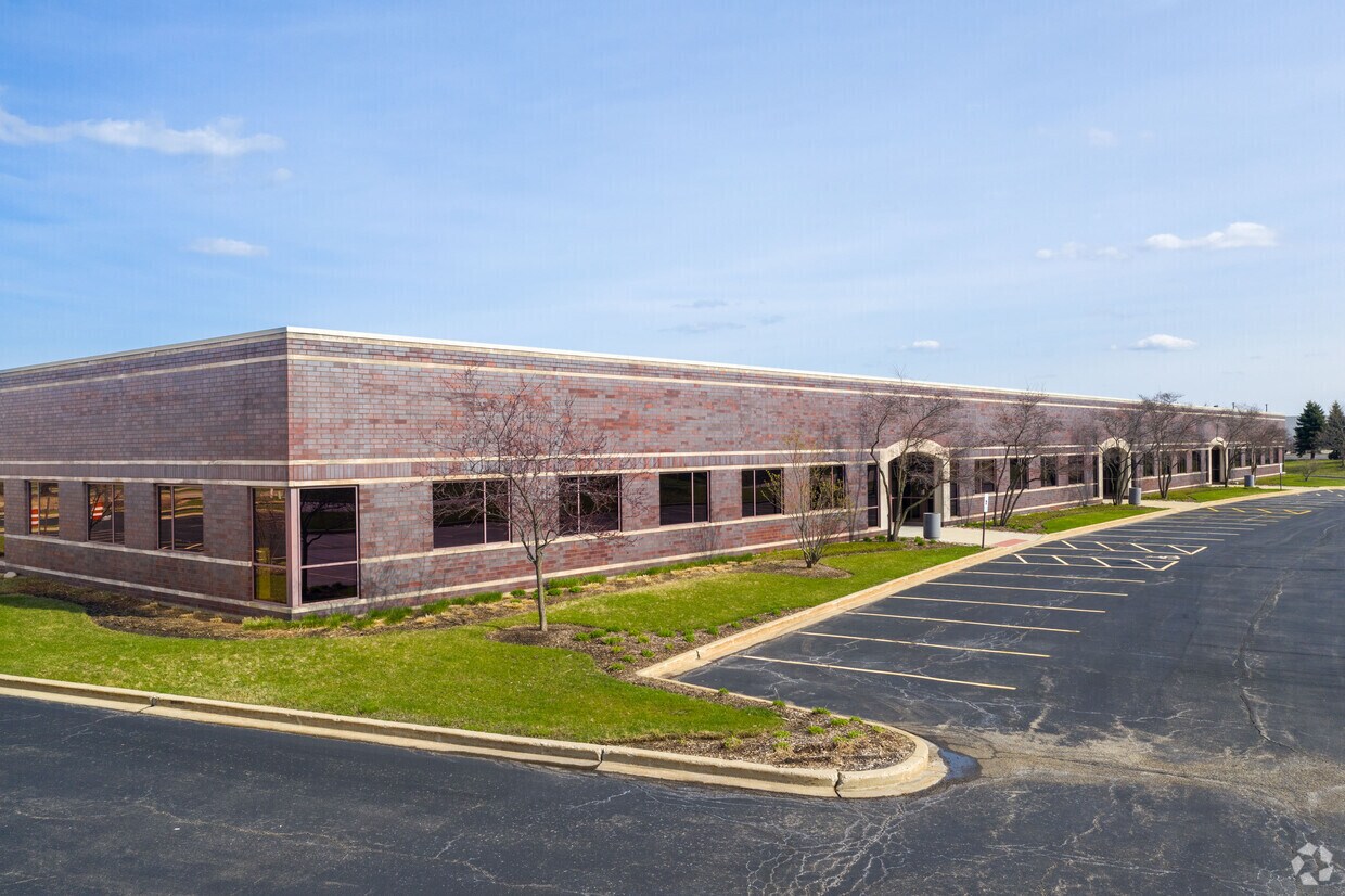 1501-1531 S White Oak Dr, Waukegan, IL for Sale