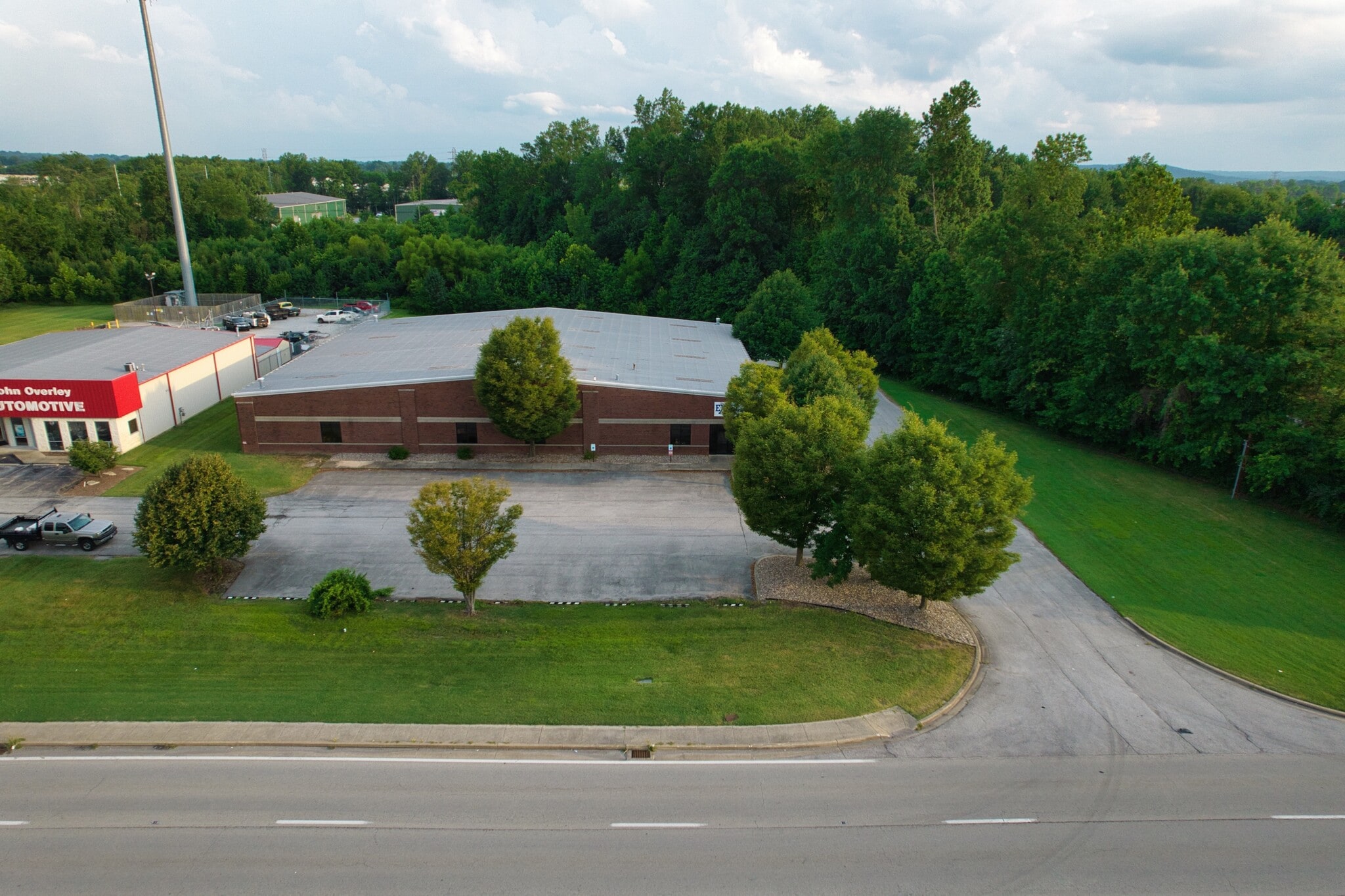 3700 Fern Valley Rd, Hillview, KY for Sale