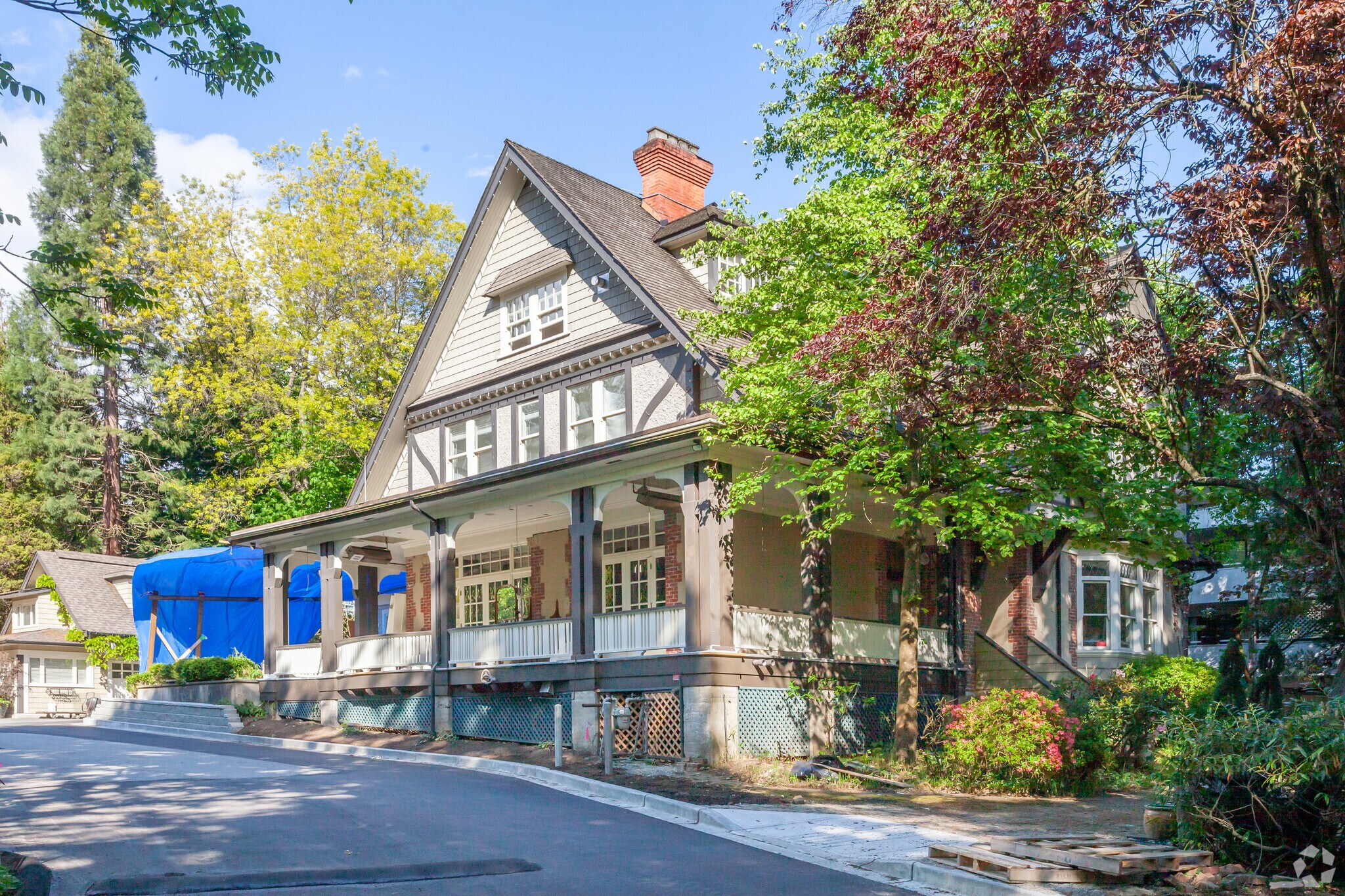 350 2nd St E, North Vancouver, BC for Sale