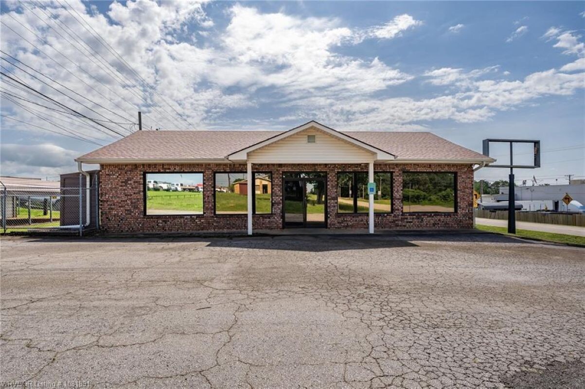 1900 Airport Rd, Ozark, AR for Sale