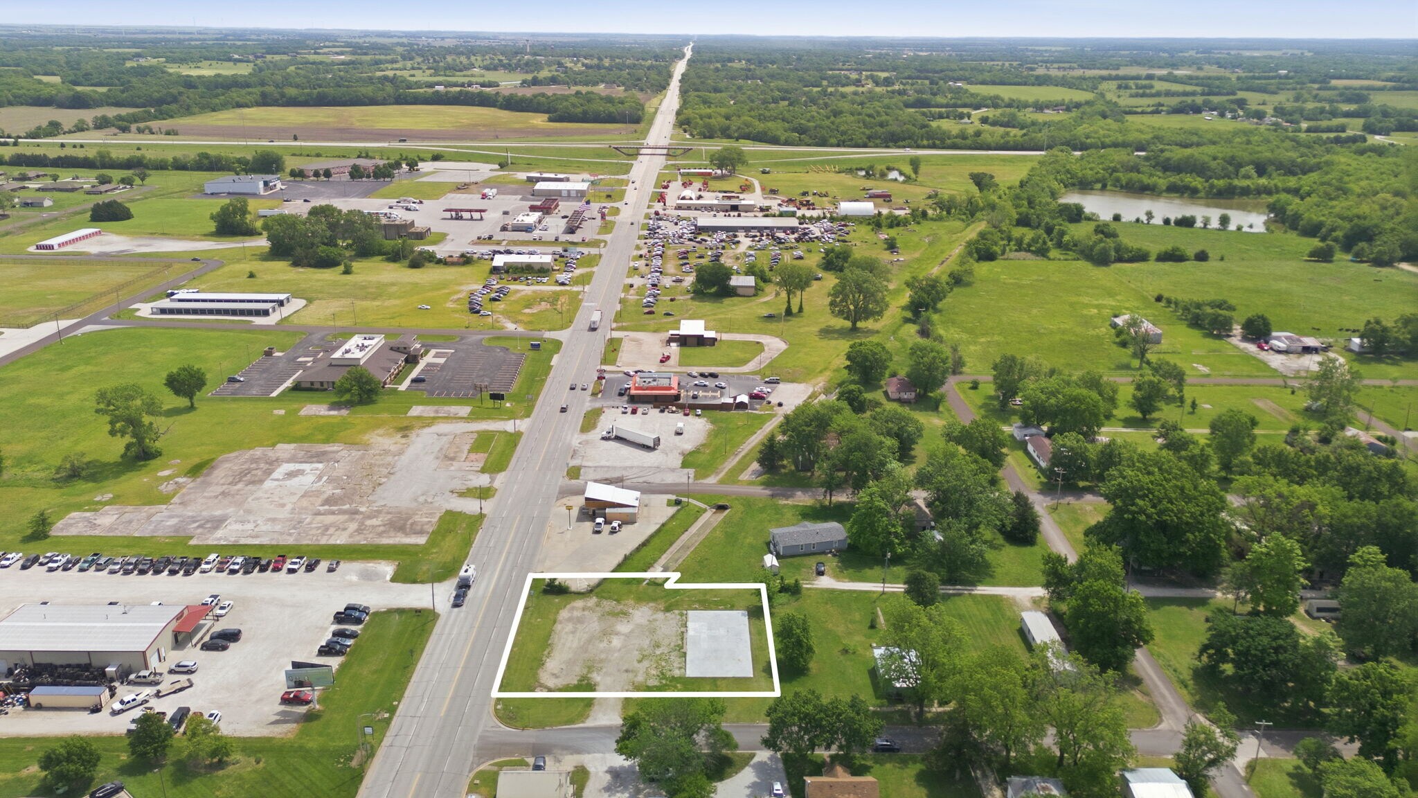 1303 East St, Iola, KS for Sale