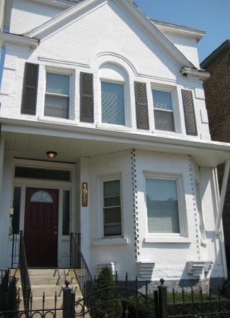 Evanston, IL Apartments - 1915 Asbury Ave