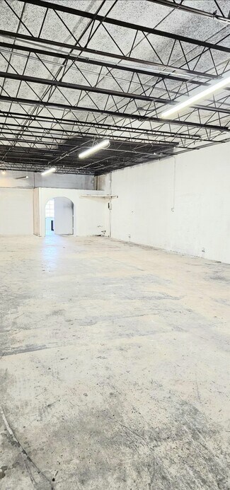 Oakland Park, FL Industrial - 5140-5212 NE 12th Ave