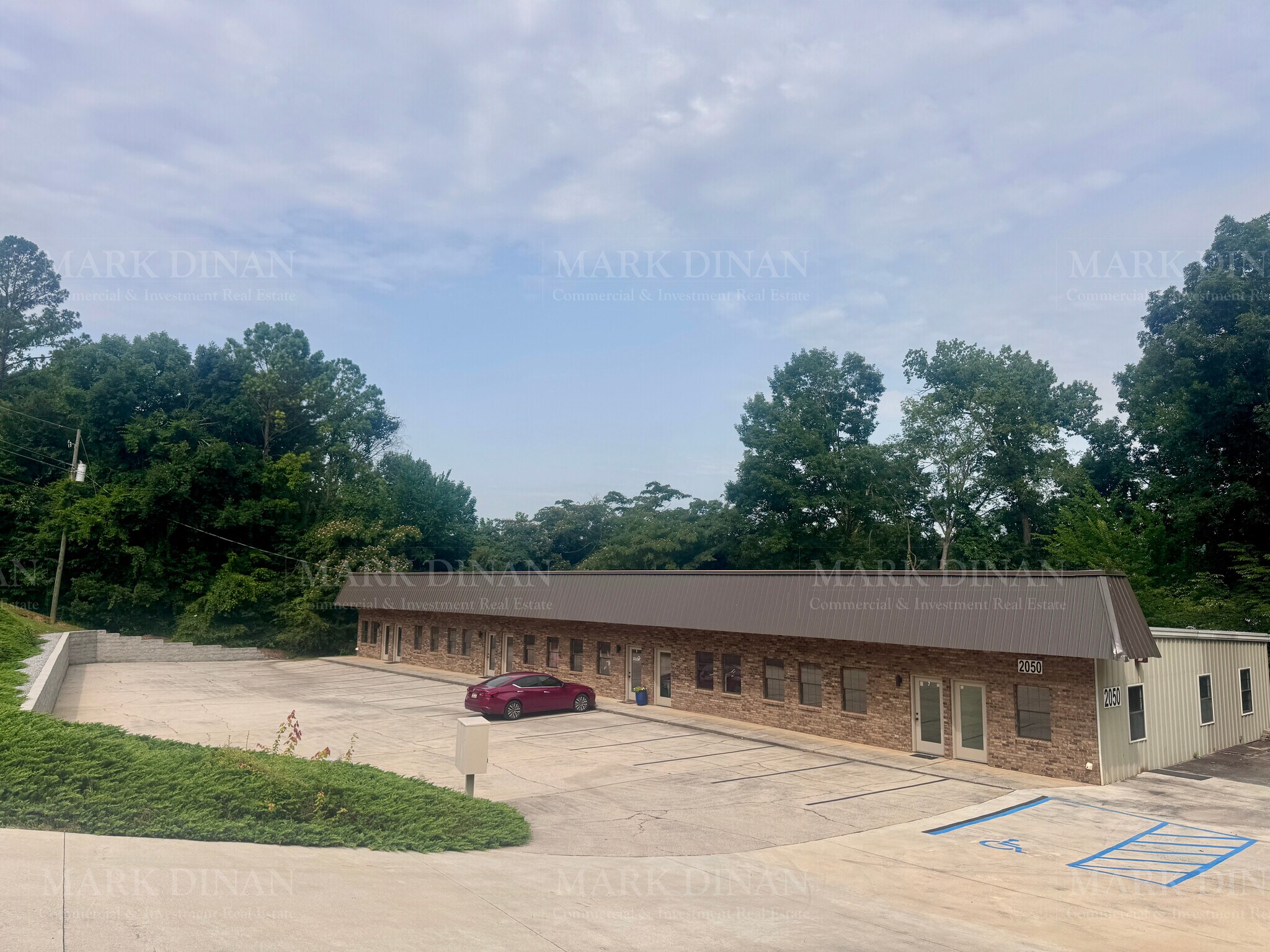 2050 Oak Mountain Dr, Pelham, AL for Sale