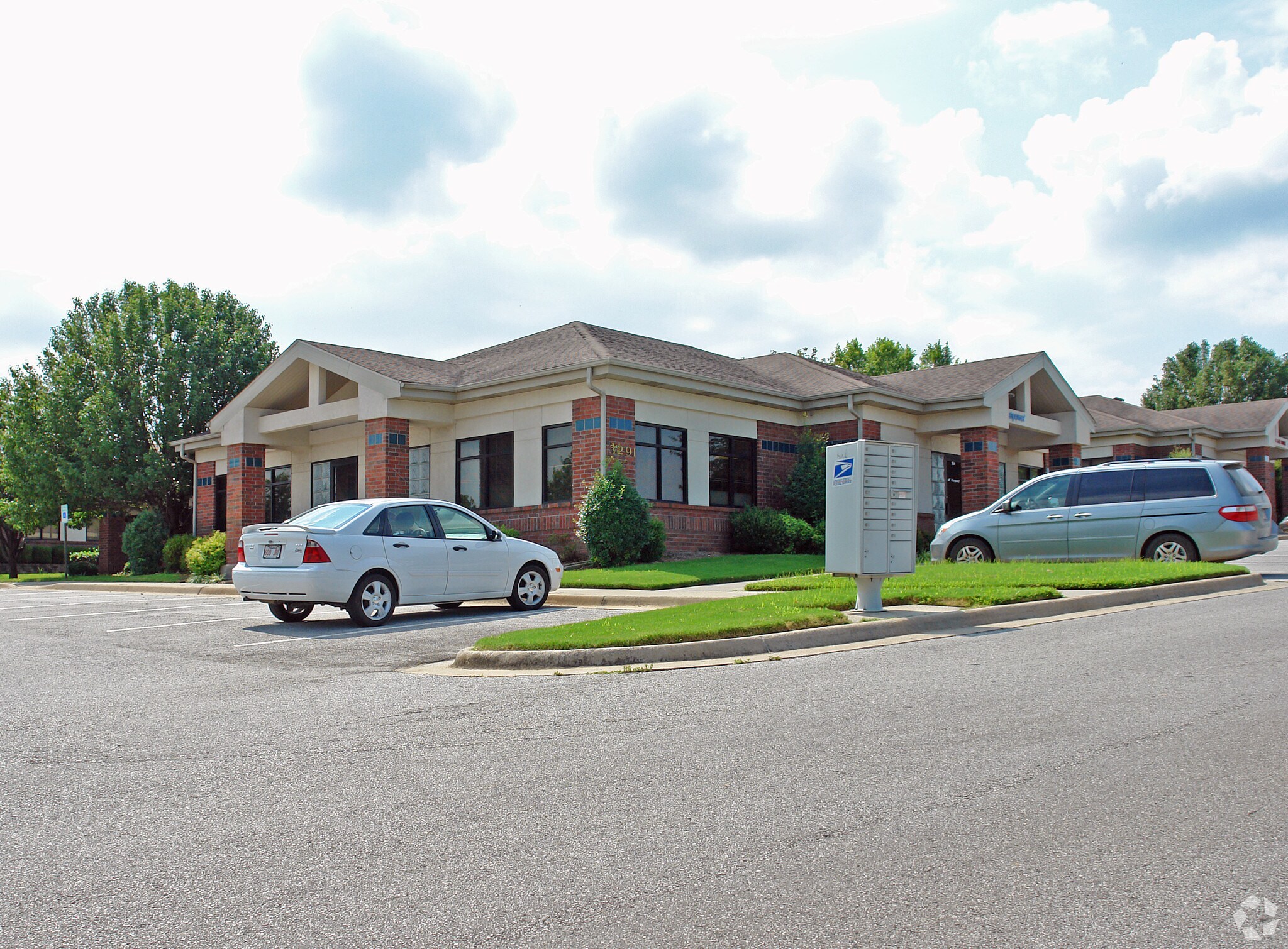 3291 S Thompson St, Springdale, AR for Rent