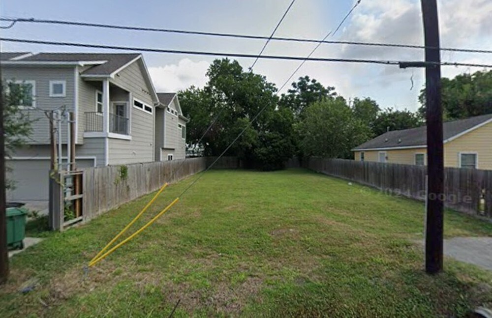 5215 Nichols St, Houston, TX for Sale