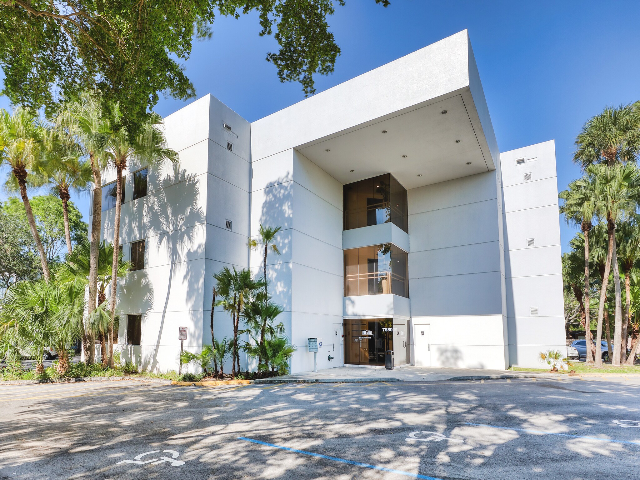 7880 N University Dr, Tamarac, FL for Rent