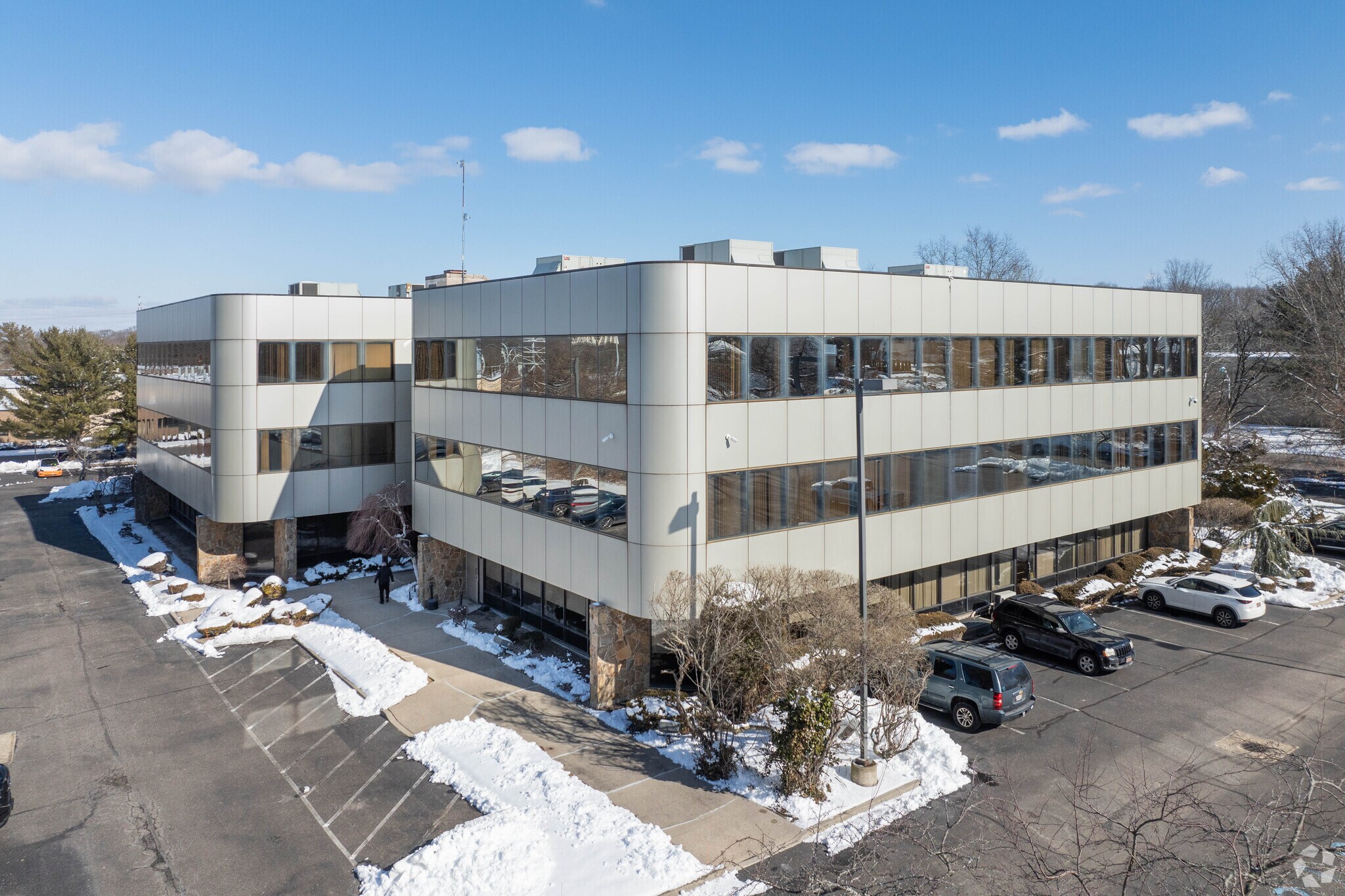 140 Fell Ct, Hauppauge, NY for Rent