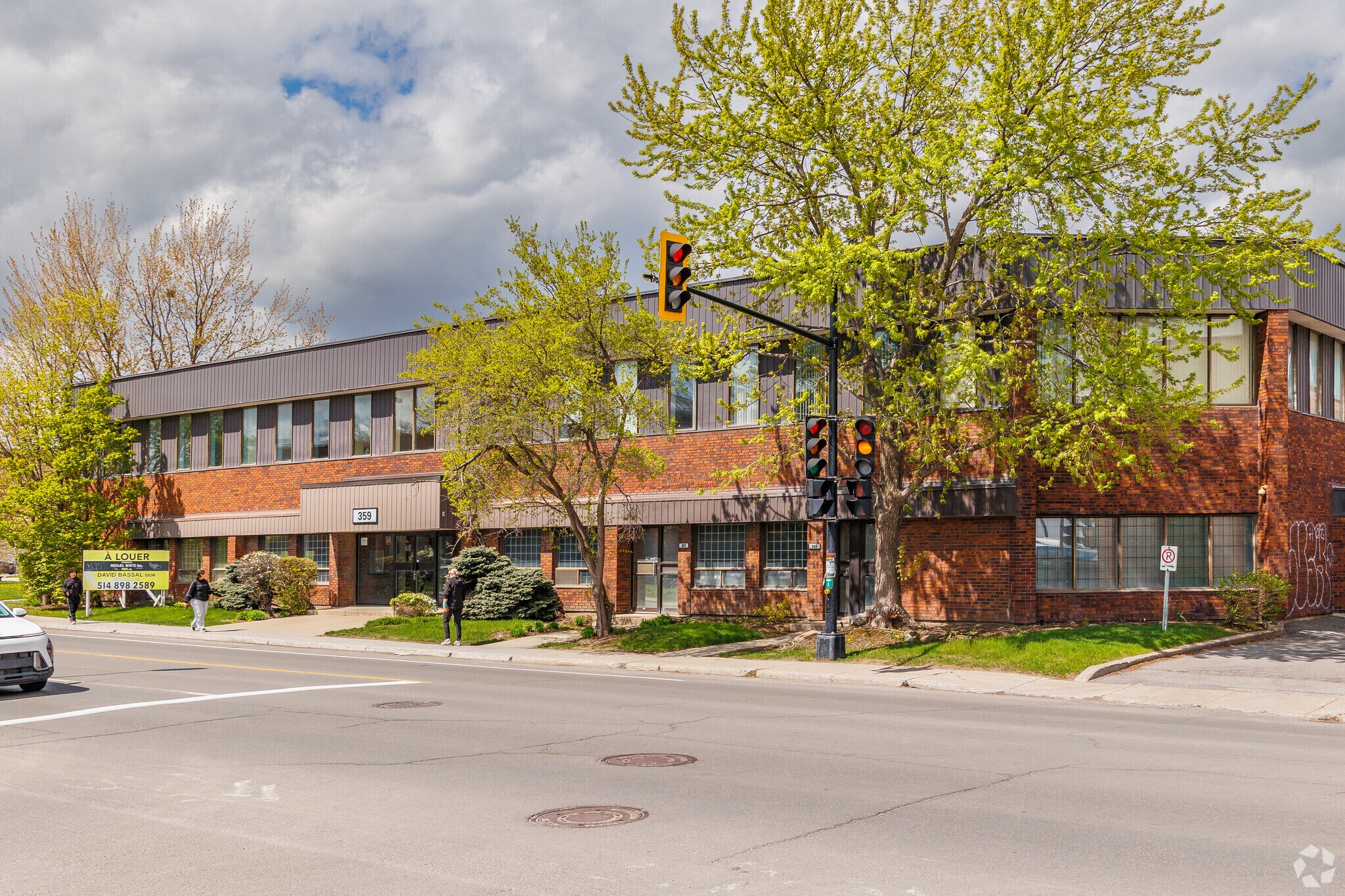 355-379 Av Sainte-Croix, Montréal, QC for Rent