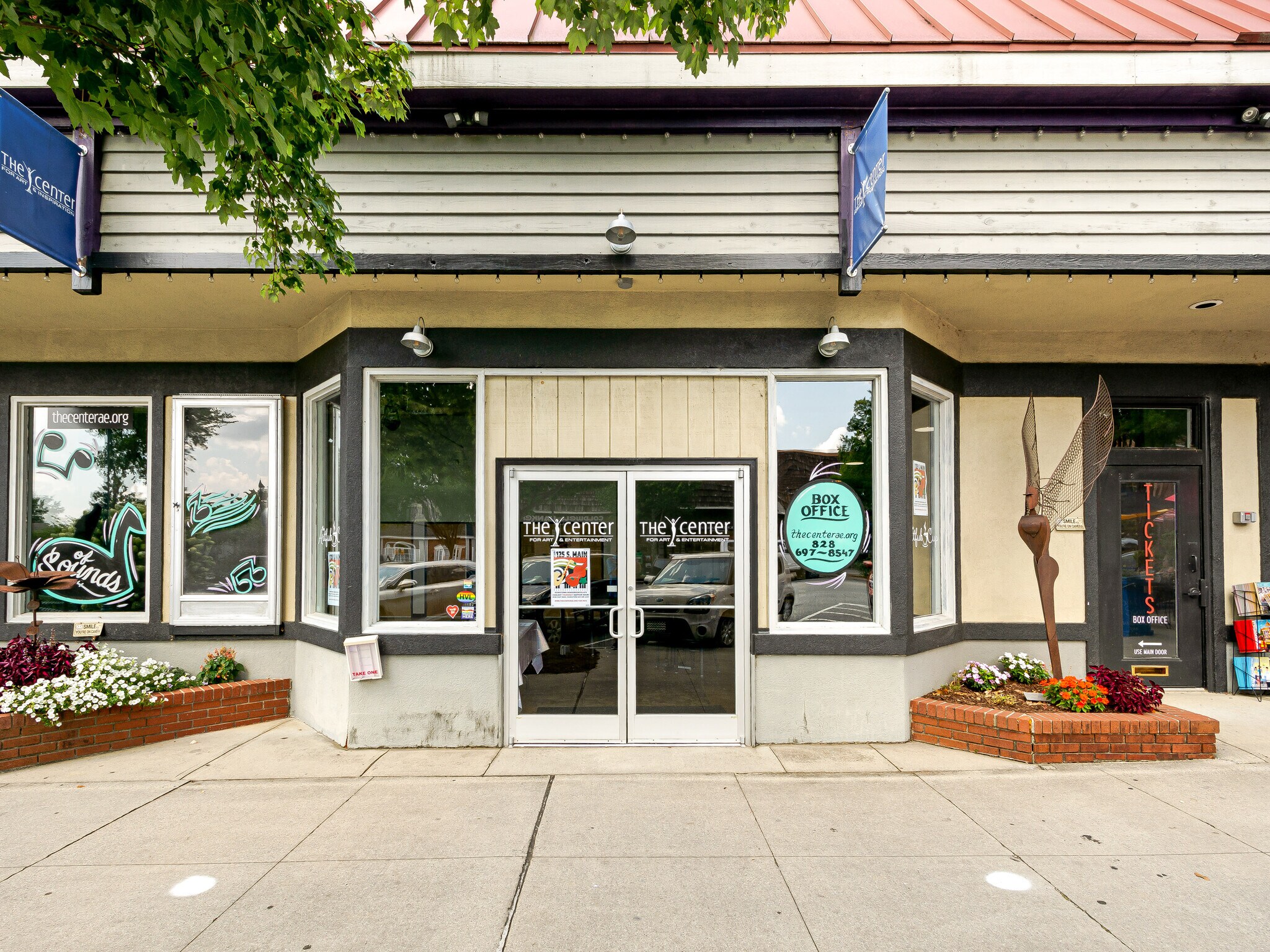 125 S Main St, Hendersonville, NC for Sale