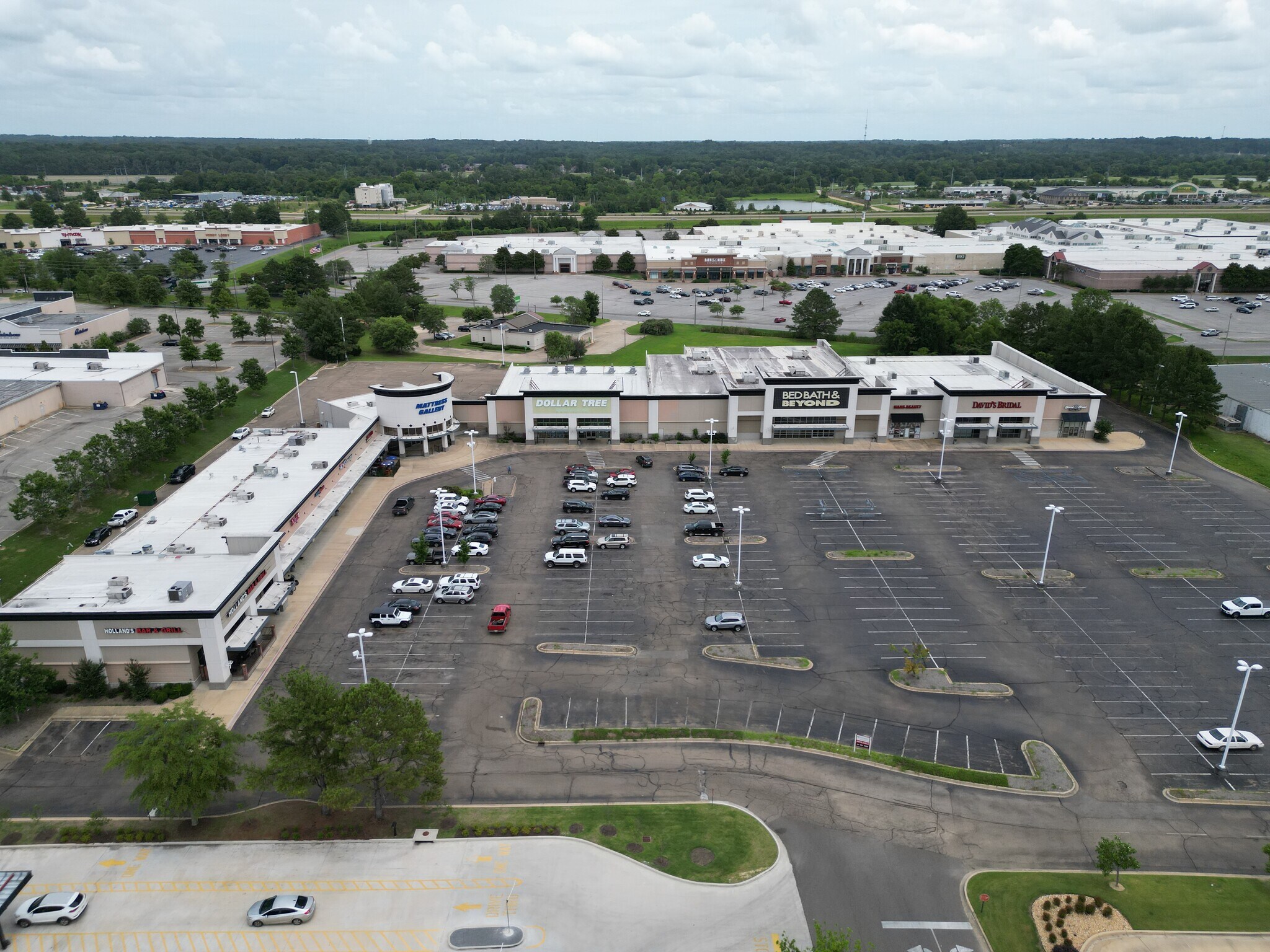 3944-3952 N Gloster St, Tupelo, MS for Rent