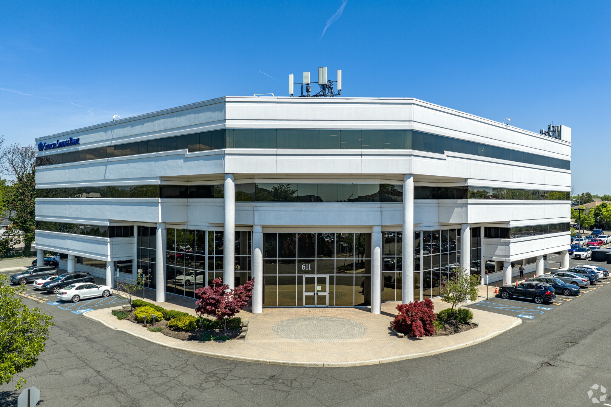 611 River Dr, Elmwood Park, NJ for Sale