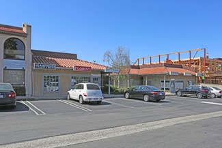 Vista, CA Retail - 977 S Santa Fe Ave