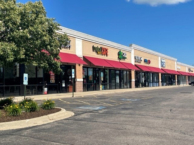 3817-3843 E Main St, St Charles, IL for Rent