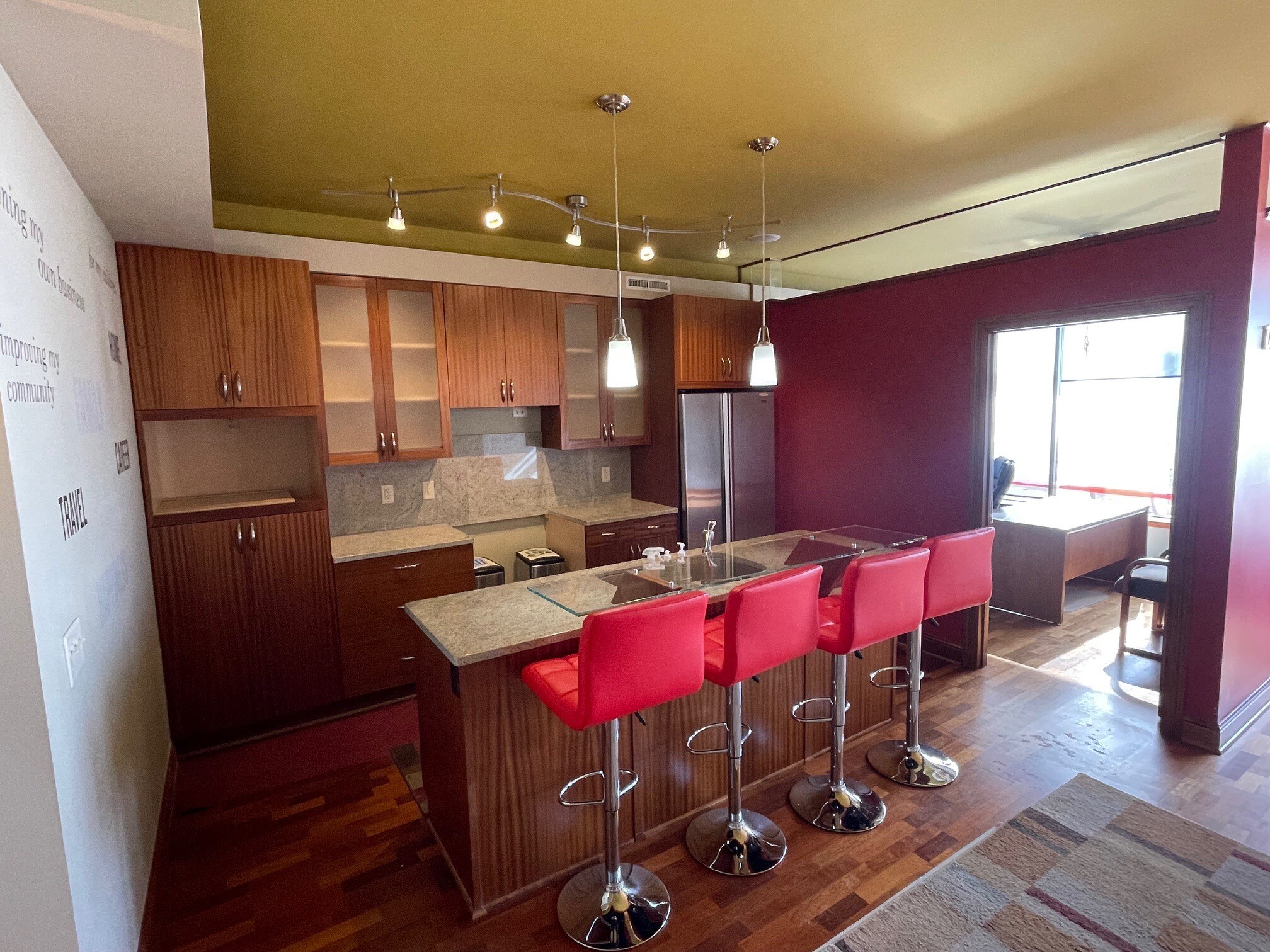 4030-4032 Shoreline Dr, Spring Park, MN for Rent