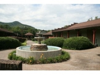 Johnson City, TN Office/Medical - 2700 S Roan St