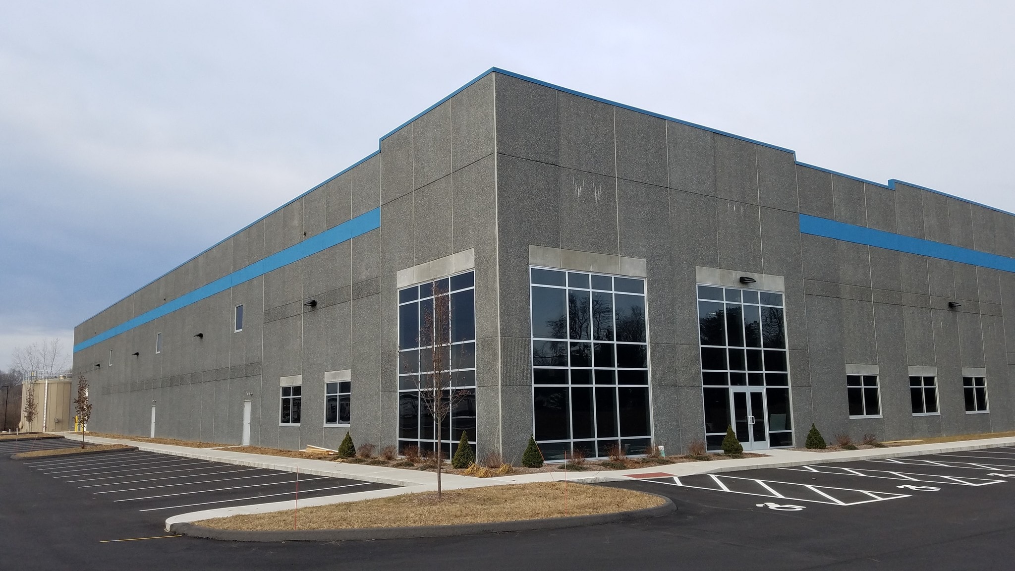 120 Old County Cir, Windsor Locks, CT for Rent
