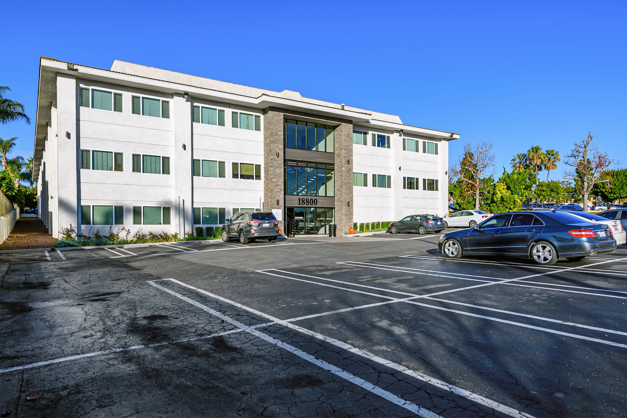 18800 Main St, Huntington Beach, CA for Rent
