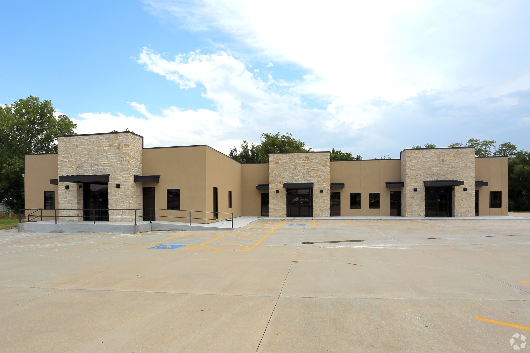 1516 N Lynn Riggs Blvd, Claremore, OK for Rent