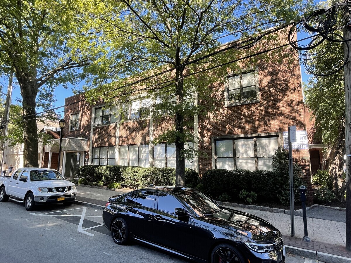 10 Mitchell Pl, White Plains, NY for Rent