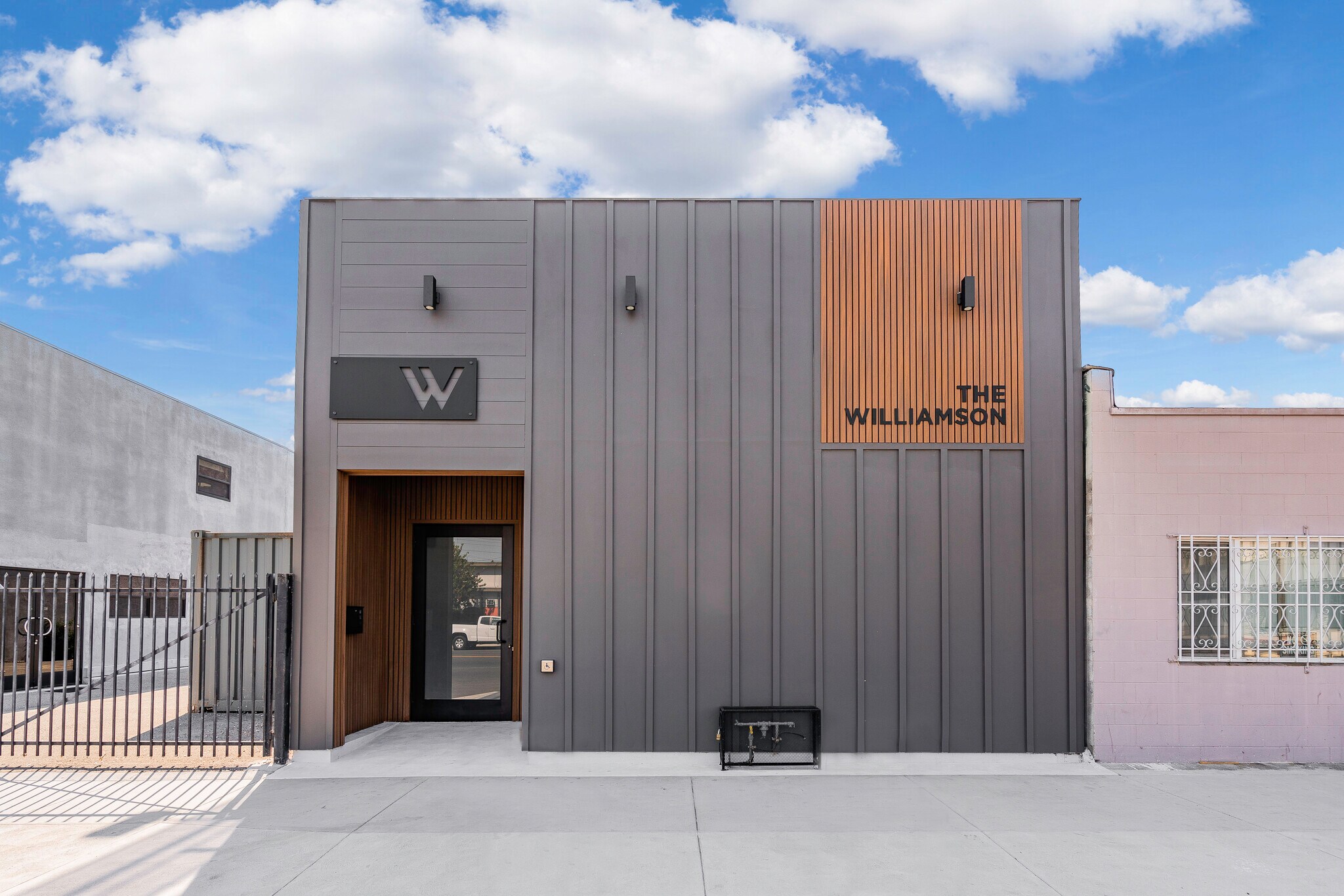 10440 Burbank Blvd, North Hollywood, CA for Sale