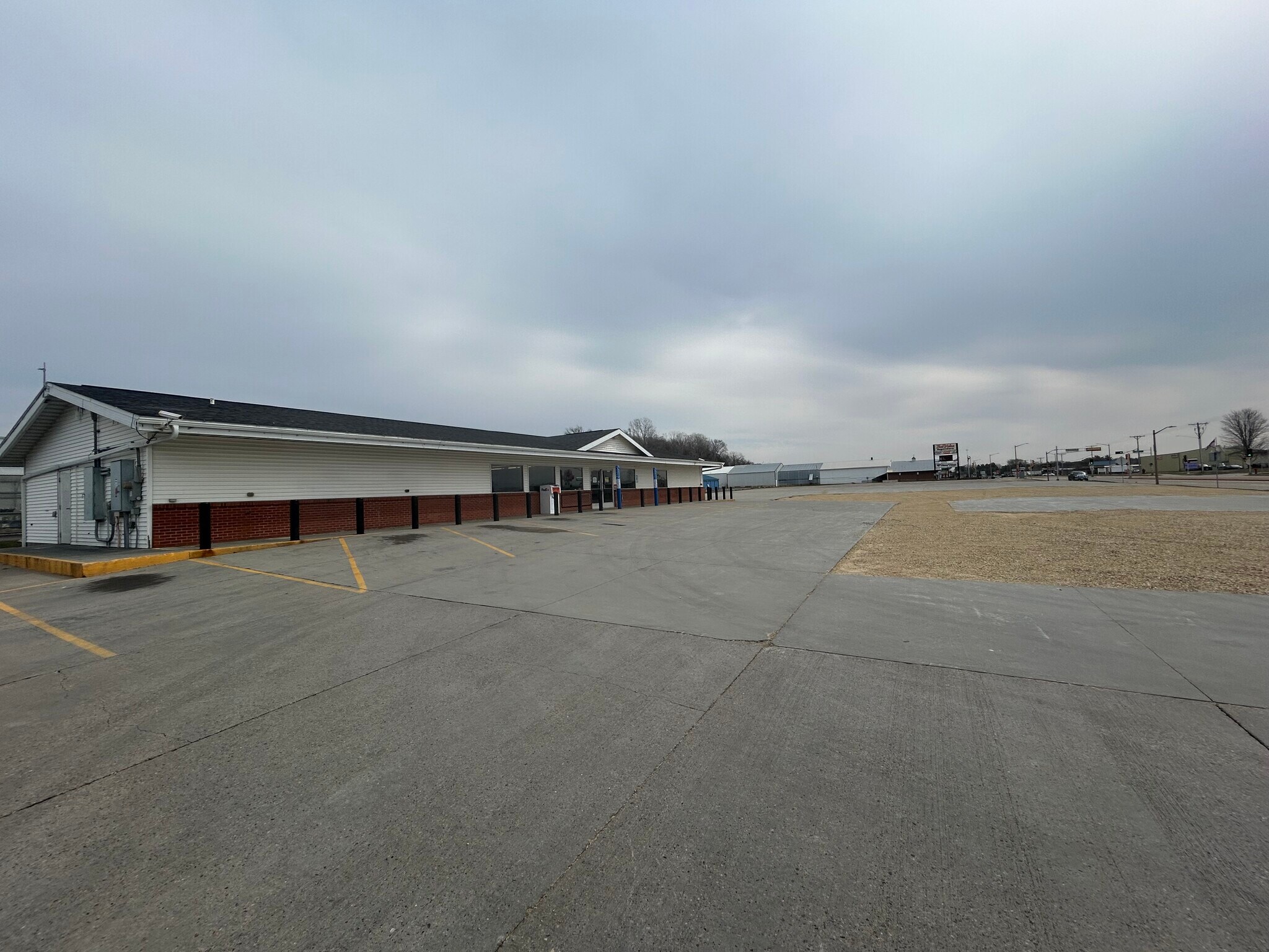 1825 E Main St, Reedsburg, WI for Sale
