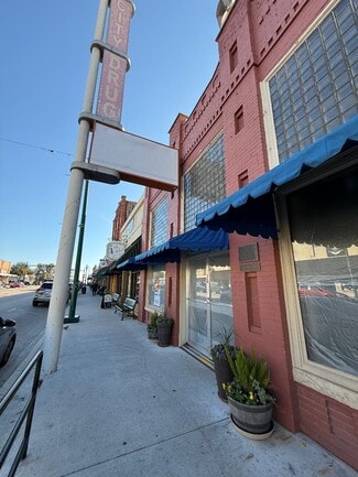 Grapevine, TX Retail - 406 S Main St
