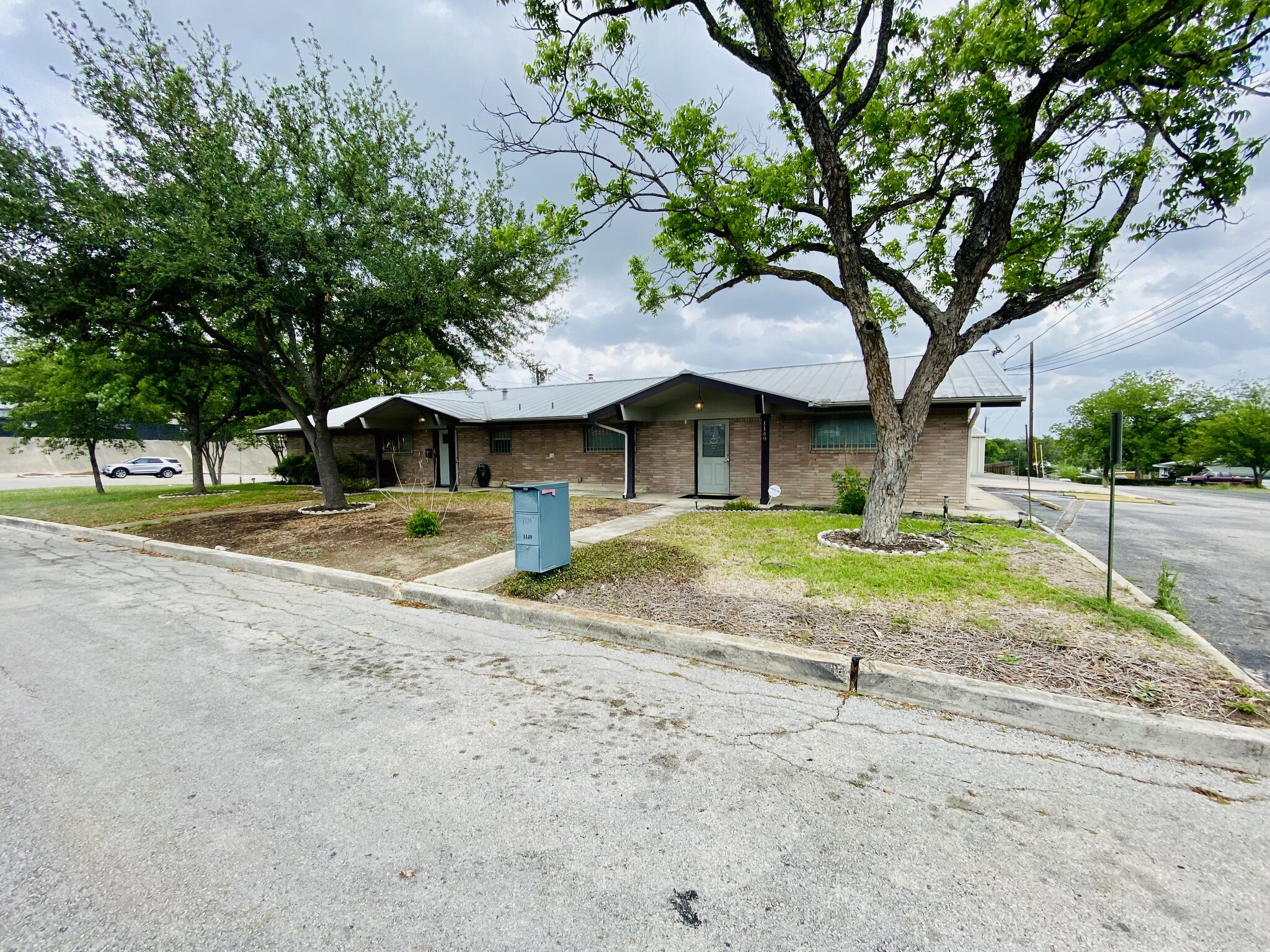 1149 S Academy Ave, New Braunfels, TX for Sale