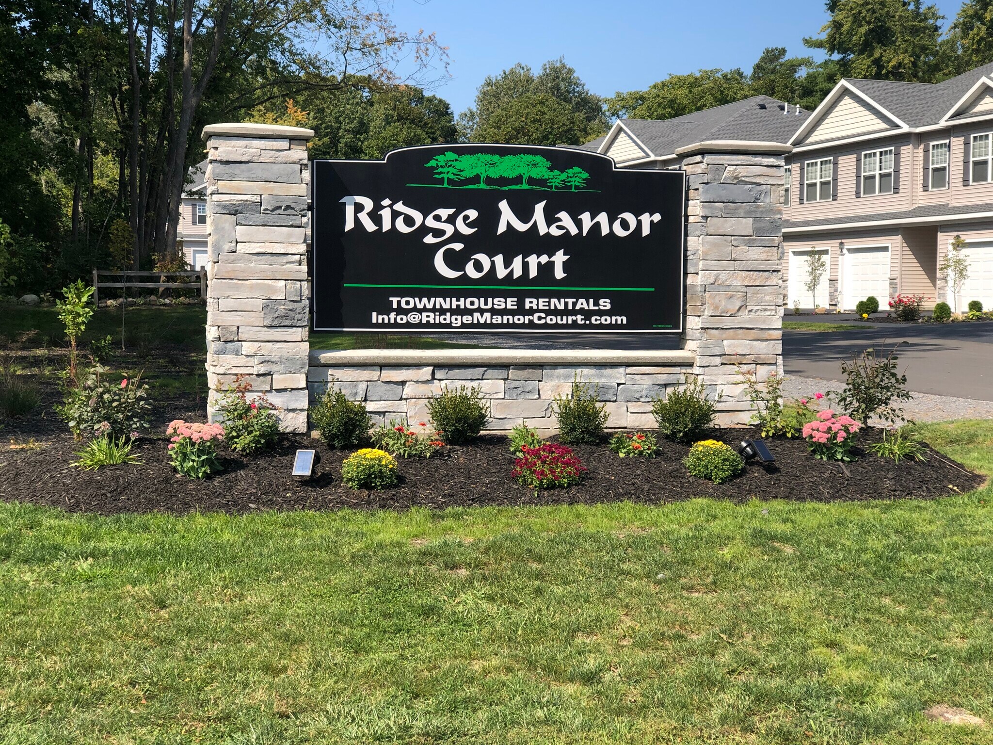 Ridge Manor Court, Niskayuna, NY for Sale