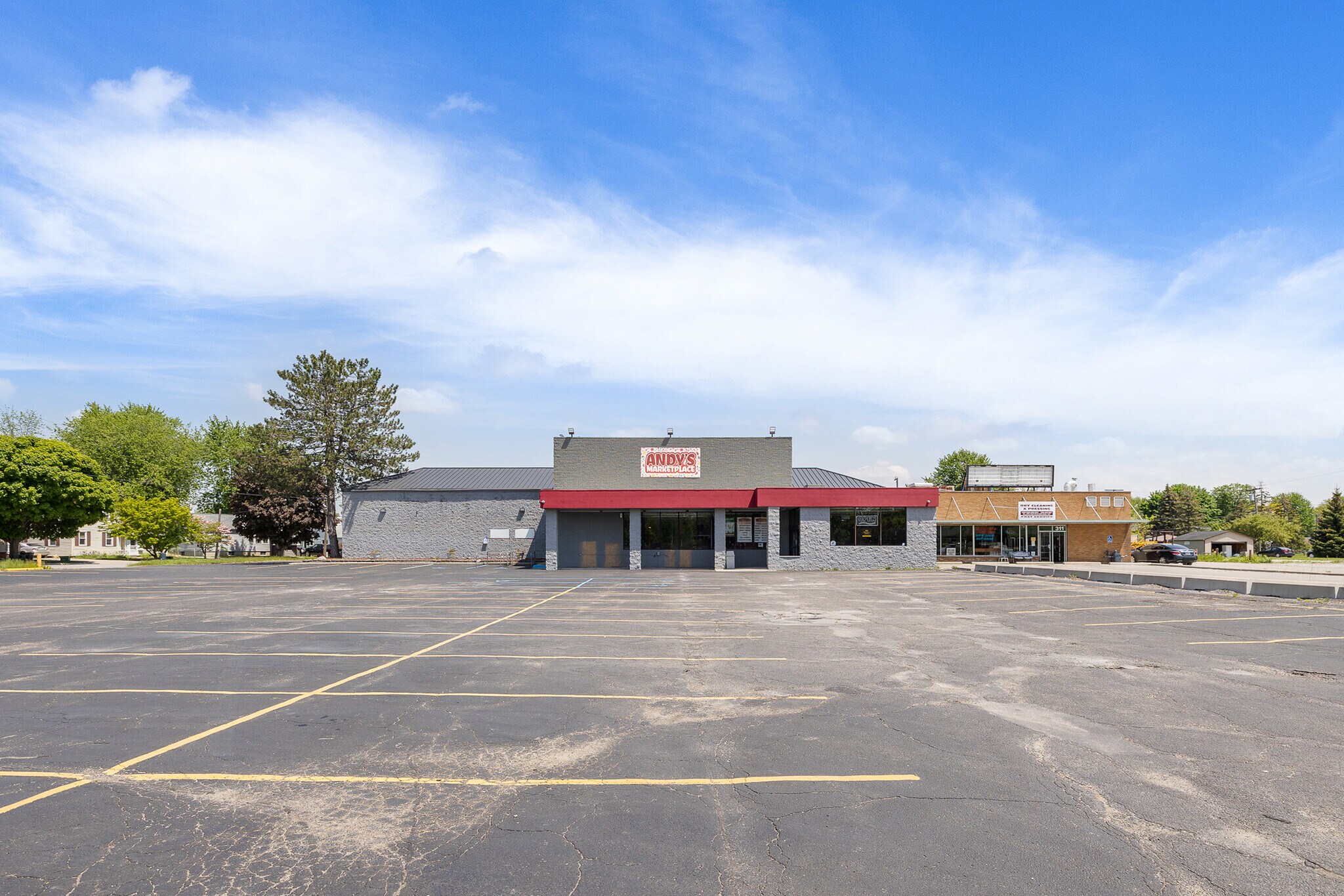 303 S Parker St Marine City, MI 48039 Retail Property for Lease on