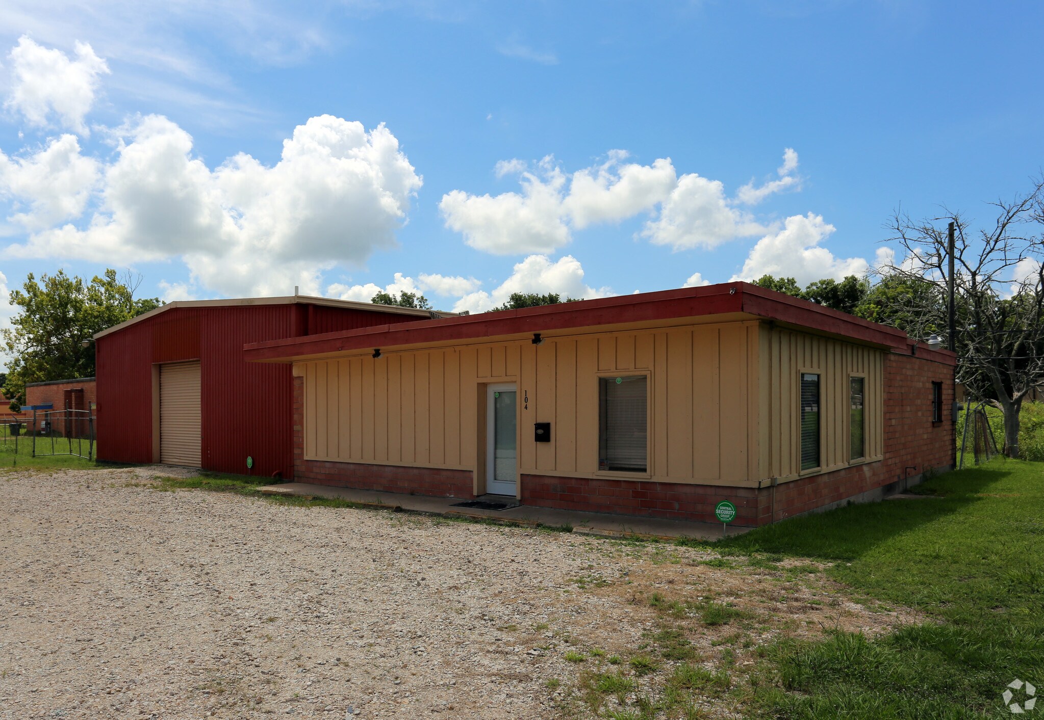 104 E Motel Dr Alvin, TX 77511 Flex Property for Sale on