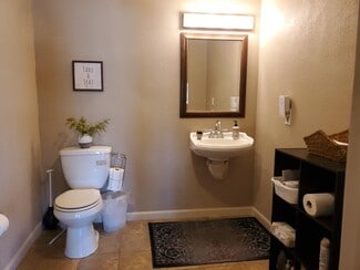 Los Banos, CA Office/Retail - 1272 4th St