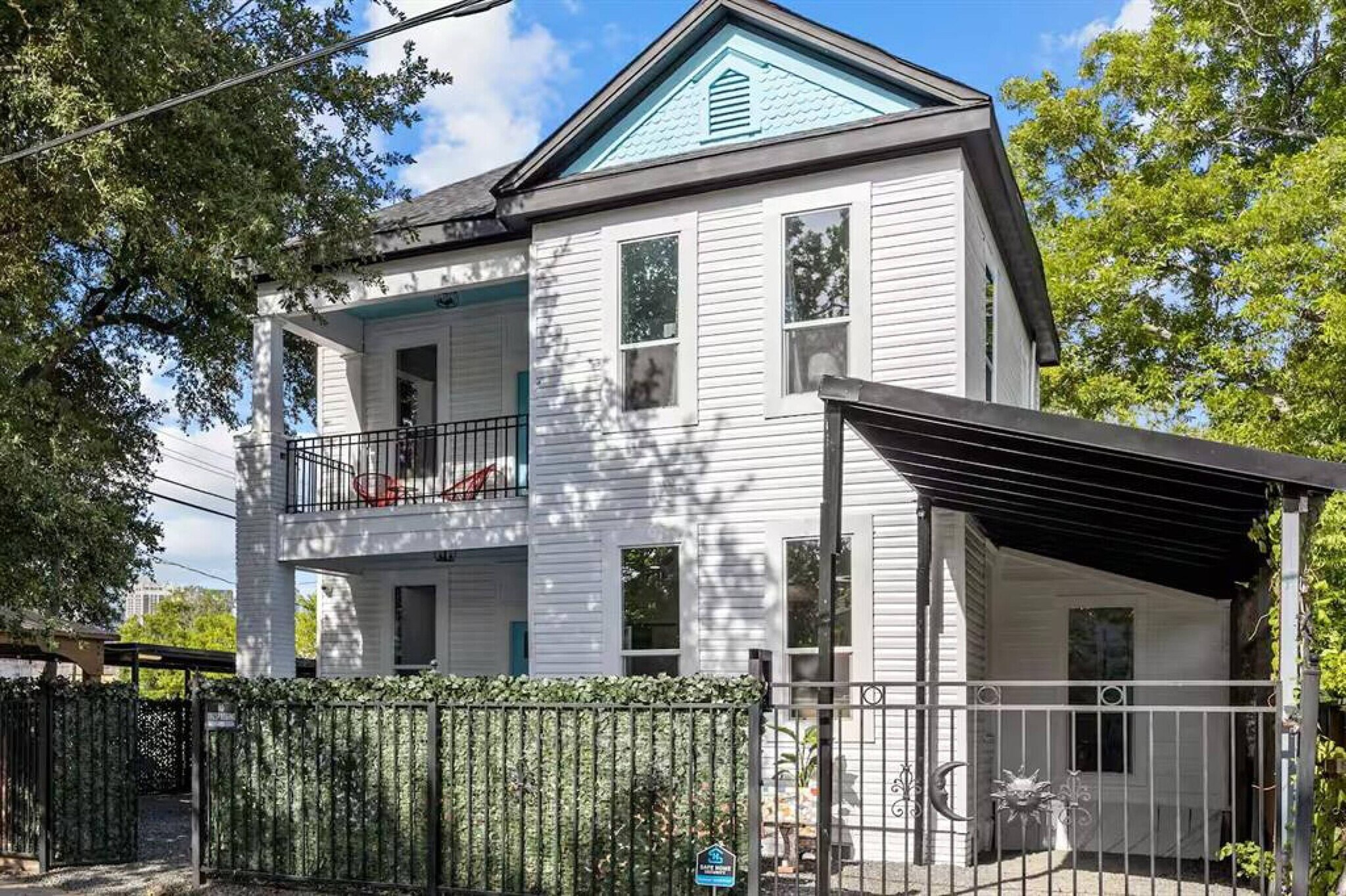 1015 Brooks St, Houston, TX for Sale