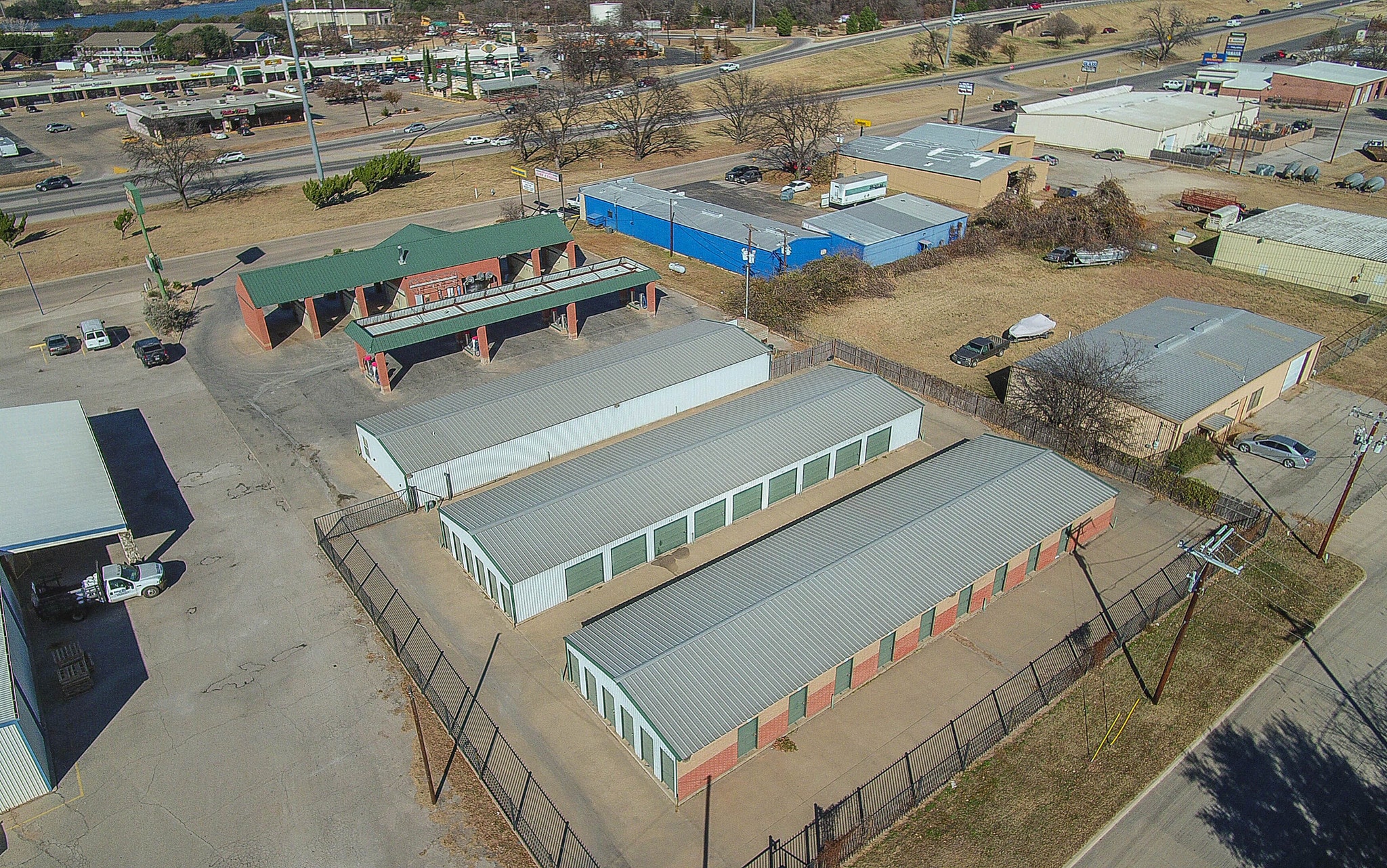1433 N Plaza Dr, Granbury, TX for Sale