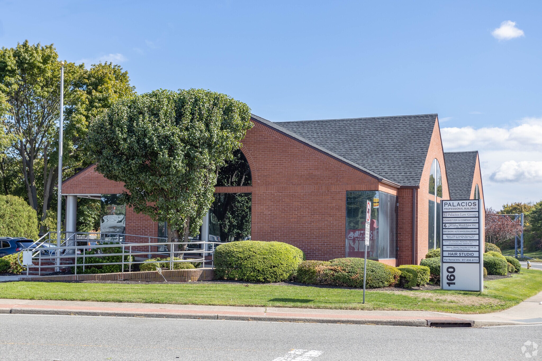 160 Howells Rd, Bay Shore, NY for Rent