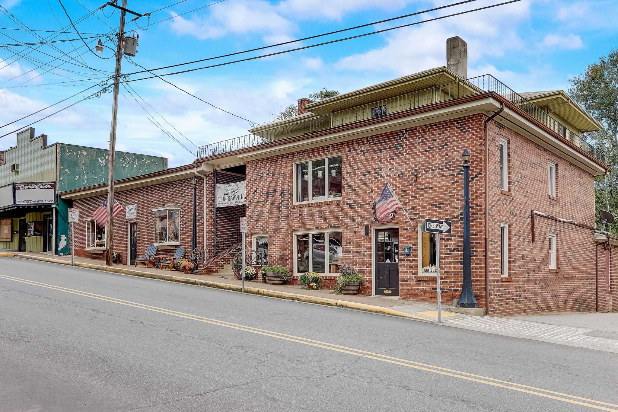 127 W Main St, Burnsville, NC for Sale