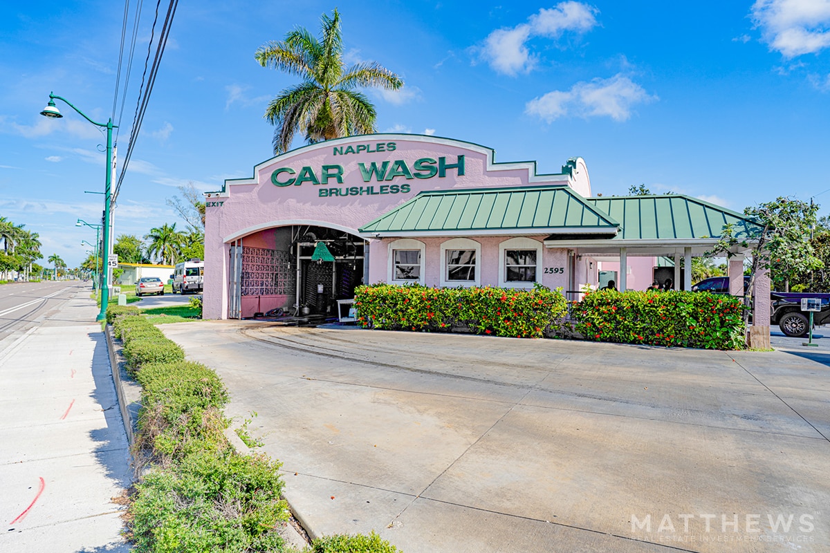 2595 Tamiami Trl E, Naples, FL for Sale