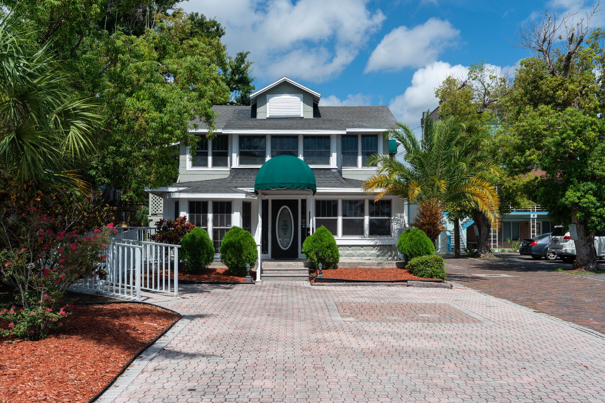 216 Mirror Lake Dr N, Saint Petersburg, FL for Rent
