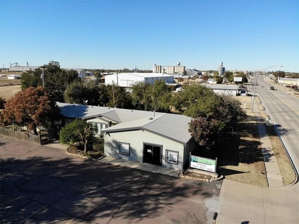 1205 S Main St, Altus, OK for Sale