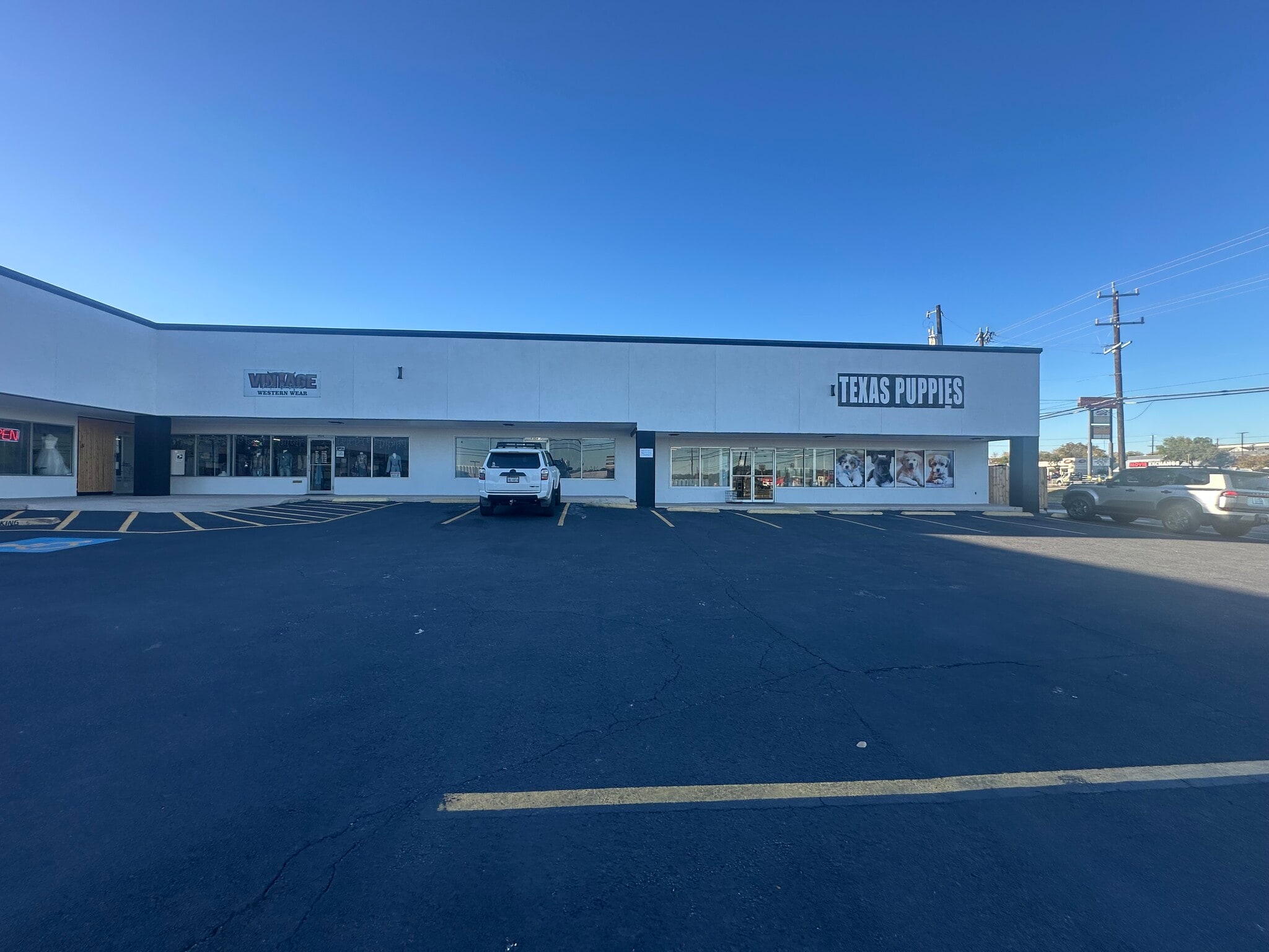 6904- Bandera Rd, San Antonio, TX for Rent