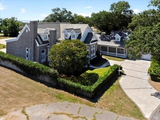 Biloxi, MS Specialty - 1611 Glenn Swetman St