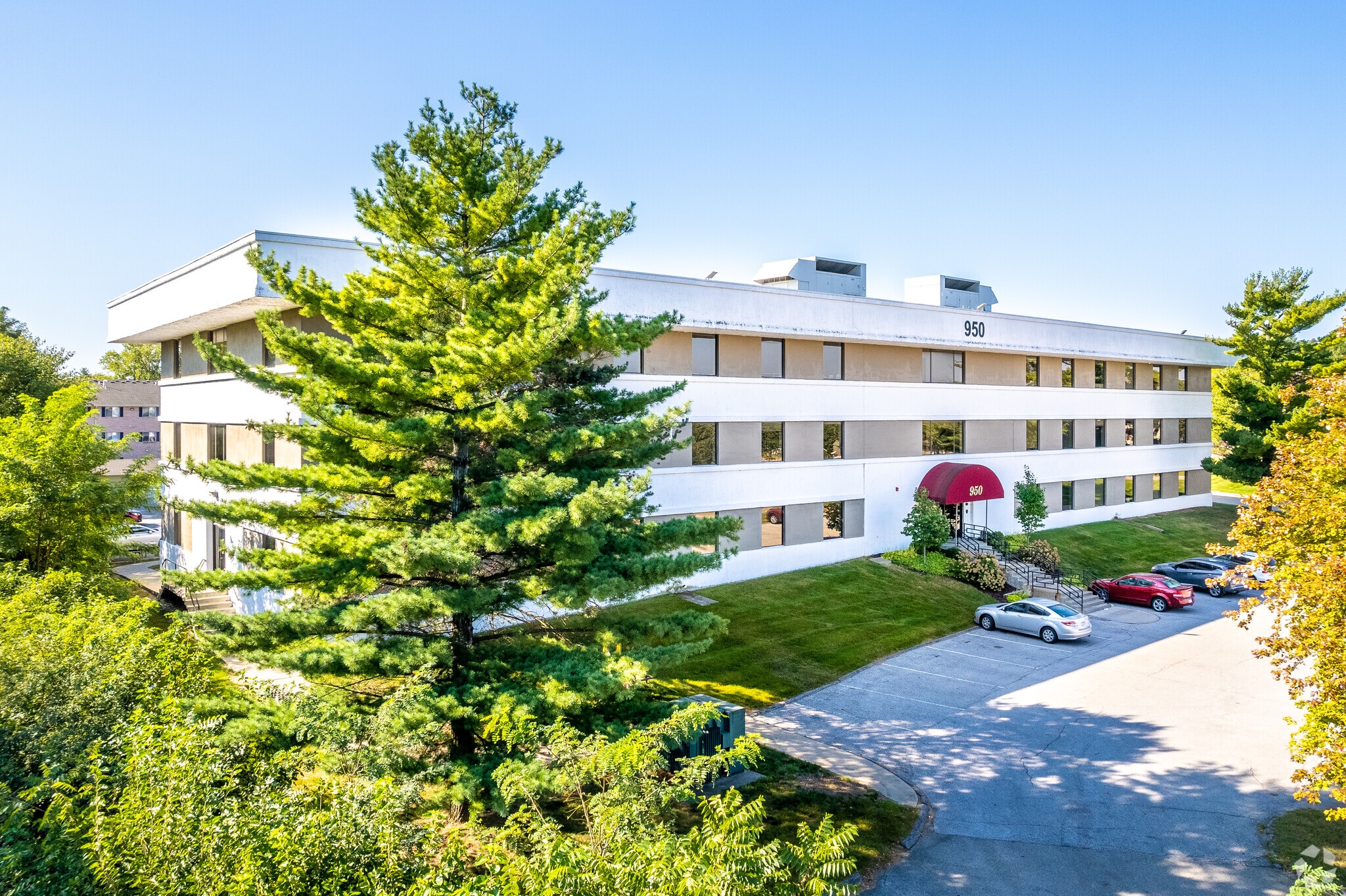 950 Office Park Rd, West Des Moines, IA for Sale